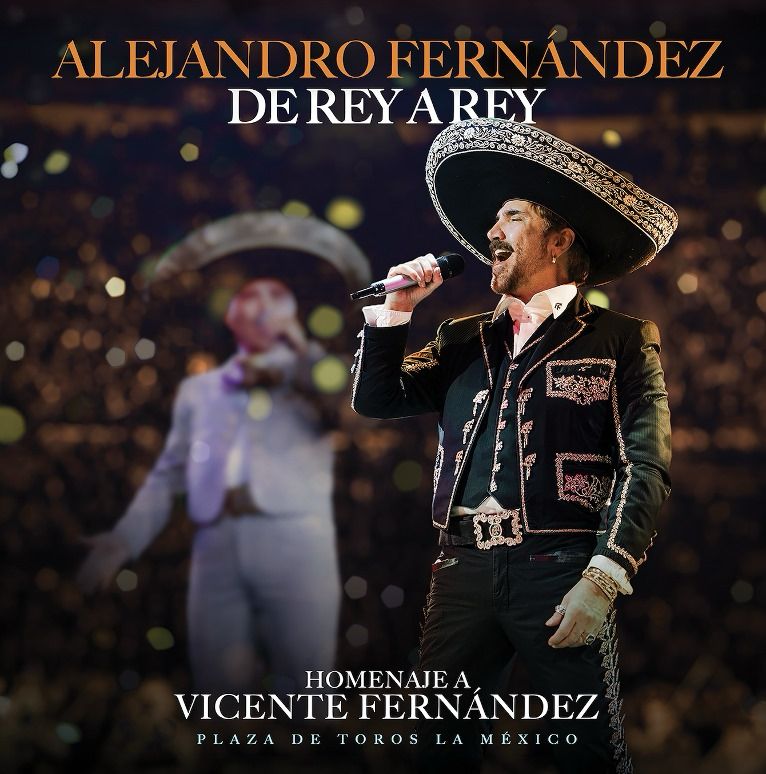 Alejandro Fernández en el escenario de Plaza de Toros La México durante el lanzamiento de su álbum ‘De Rey a Rey’, homenaje a Vicente Fernández.